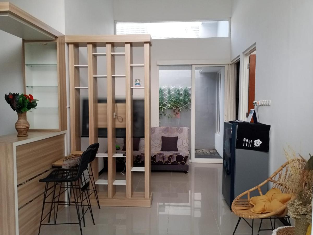 Villa Harmony Syariah II Batu  Exterior photo